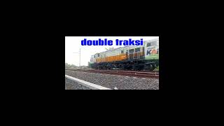 Double traksi keretaapi [upl. by Fonsie38]