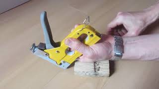 How to load a staple gunTACKER [upl. by Newfeld]