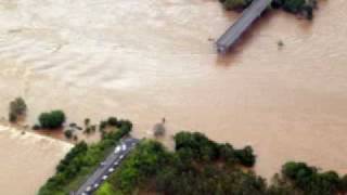 Queda da ponte rio Jacuí  collapse of the bridge on the river Jacuí Brazil [upl. by Hobbs702]