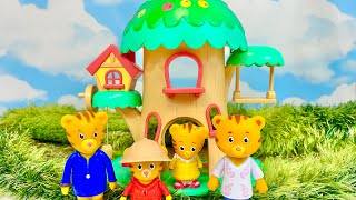 DANIEL TIGER’S NEIGHBOURHOOD Toys Treehouse Family Hike Day [upl. by Allys]