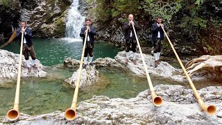 Berthold Schick und seine Alphornbläser • Dr Alphorn Bolero • Kleinwalsertal [upl. by Enilrem]