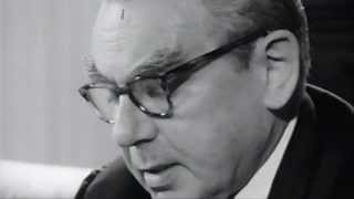 Erich Kästner  Kennst du das Land wo die Kanonen blühn 1967 subt English Deutsch Nederlands [upl. by Dibru463]