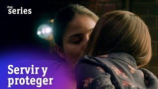 Servir y Proteger ¡Aitana besa a Nacha Capítulo540  RTVE Series [upl. by Solracesoj881]