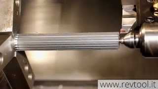 Scanalato Lungo per Cinghia su Tornio CNC con REV Broaching Tool [upl. by Boykins901]