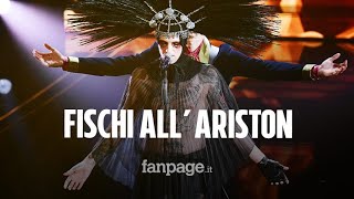 Sanremo 2020 fischi allAriston per Achille Lauro ma al pubblico social piace molto [upl. by Luht]