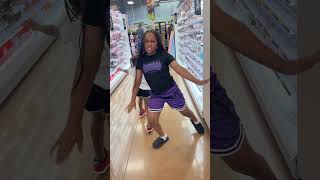 NOT THE PEOPLE IN THE BACKrelatable shopping viral shorts groceryshopping hairsyles [upl. by Ynavoj]