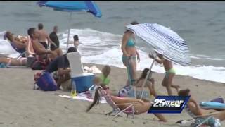 Rip currents keep beachgoers on land [upl. by Waylen735]