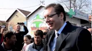 Vučić sklonio obezbeđenje [upl. by Barnum]