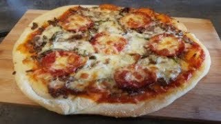 Recette Pizza Maison  Viande haché chorizo  poivron [upl. by Ellehcam892]