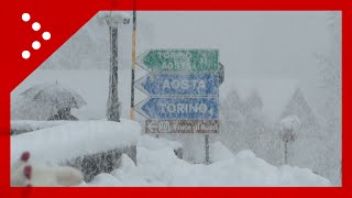 Nevicata eccezionale in corso su Gressoney [upl. by Nalym]