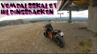 Uphill Vemdalensskalet Hildings KTM 1290 Superduke Blå skidbacke [upl. by Llecrup154]