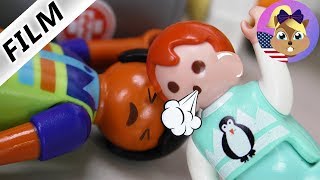 Playmobil Film English EMMA DOES CPR ON DAVE LIVE SAVER Smith Family Hospital Chaos [upl. by Atiniv548]