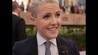 Hannah Hart Shares a Meaningful Message on Diversity at the SAG Awards [upl. by Putnam]