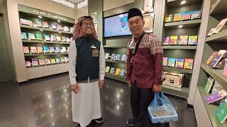 DrHendra kholid dan ustadz asep asal ciamis mahasiswa s3 UIM madinah pemandu museum nabi madinah [upl. by Lehcar]