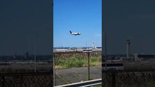 Newark Airport Jet Landing planelanding planespotting airport [upl. by Analise]