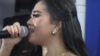 Syahrini Nyanyi DangdutBagai Ranting KeringIndah DA2 IndosiarMirip Syahrini pas lupa diet [upl. by Lynde]