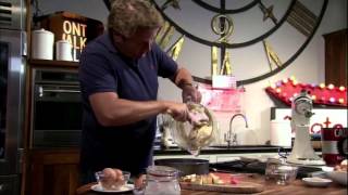 How to make apple crumble cake [upl. by Bascomb]