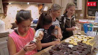 See How Chaotic Cupcake Decorating In The Gosselin House Can Be  Kate Plus 8 [upl. by Nesline36]