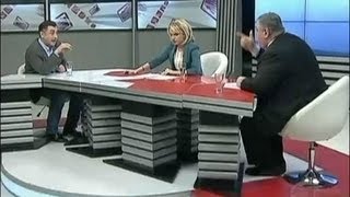 Políticos saem no tapa em programa de TV na Geórgia [upl. by Oicram]