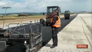 Flughafen Calden Asphaltierungsarbeiten beginnen [upl. by Nnaylloh]