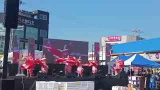 태안거리축제 벨리댄스 축하 공연 니나노 라인벨리댄스 얄라공연단 Ninano bellydance Performance veil [upl. by Eldnar683]