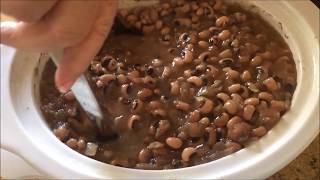 SlowCooker Blackeyed Peas and Ham Hocks [upl. by Mcclain]