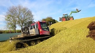 Silo schieben 2014  FENDT 924 Vario amp PistenBully 300 [upl. by Raimundo]