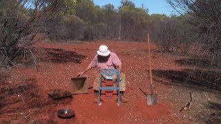 PROSPECTING FOR GOLD BY LOAMING IN WESTERN AUSTRALIA [upl. by Sido984]