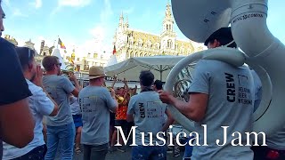 Beer Lovers Sing and Dance with Belgian Beer Weekend Crew 2022 Musical Jam Brussels Grand Place [upl. by Yeknarf]