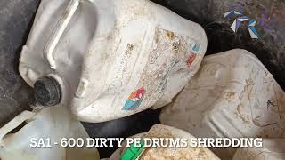 SA1600 tritura fusti plastica  Plastic drums shredding [upl. by Aivatnohs202]