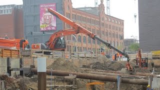 Bagger HITACHI ZAXIS 225 USRLC mit Teleskopstiel in der Hamburger Hafencity  Soeren [upl. by Isherwood]