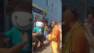 Muni Priya Prabhu Chants Hare Krishna in Teplice nad Metuji and a Costumed Character Dances [upl. by Vaclava]