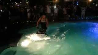 Backflip en jet ski dans une piscine water pool jetski backflip  Joke TV [upl. by Sybilla794]