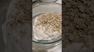 High protein yogurt overnight oats recipe highproteinbreakfastrecipe overnightoatsrecipe wls [upl. by Yadrahc]