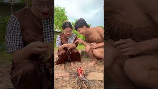 Aboriginal People Demonstrate Survival Skills With Simple Available Food shorts survival tips [upl. by Anauqat]