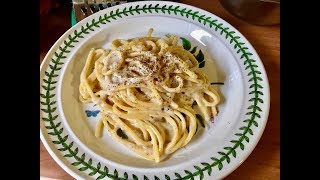 How to Make Quick amp Simple Cacio e Pepe Pasta  Pasta Grannies [upl. by Airtemak]