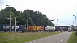 Spoorwegovergang Holten  Dutch railroad crossing [upl. by Merrili]