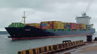 vessel berthing port containerships [upl. by Narrad]