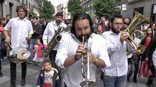 Nola Brass Band quotWhen the Saints Go Marching Inquot  Busking in Madrid [upl. by Mozelle]