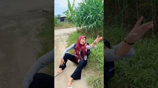 Mami jatuh keripikkentangmasboy short youtubeshorts comedy humor fyp trending [upl. by Piks989]