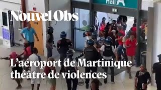 En Martinique laéroport envahi par des manifestants contre la vie chère [upl. by Rebbecca]