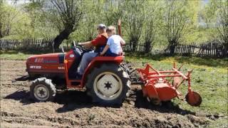 Tractor compact 4x4 japonez Mitsubishi MT 22 D arat frezat grapat  2017 [upl. by Valida687]