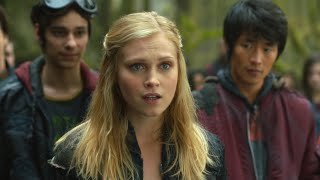 Clarke y Wells intentan convencer todos de ir al Monte Weather  THE 100 1x01Latino [upl. by Nelhsa]