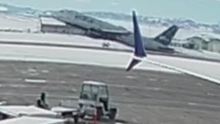 Video shows JetBlue plane take off to avoid crash [upl. by Marigolde]