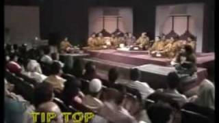 Akhiyan Udeek Diyan Dil Vaaja Maarda Full Qawwali  Nusrat fateh Ali Khan Live in Concert [upl. by Ardnuassac538]