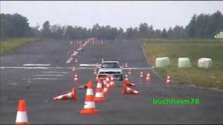 Stunt BMW 318iS Slalom DM Meinerzhagen E30 Action fastcrash quotvery luckyquot [upl. by Georgena]