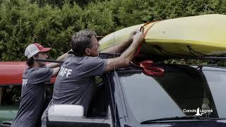 Transporter son kayak ou sa planche à pagaie sur une voiture avec un support [upl. by Dibrin]