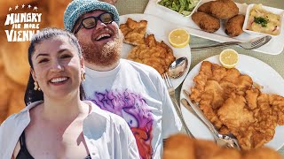 Wiener Schnitzel Einige der besten Schnitzel Restaurants  Vienna Food Tour [upl. by Ahsinel]