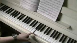 How to play tutorial Walking in Memphis on the piano [upl. by Birkett]