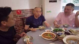 寻找民间美味——皂角巷老牌牛肉饭馆，各式牛肉菜肴美味可口 [upl. by Anirtep]